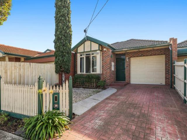 3 Bedroom Villa Niddrie VIC 102773029