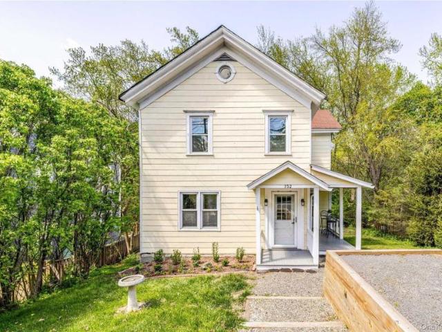 3 bedroom, NY NY 102243407