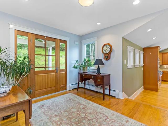 3 bedroom, NY NY 102770942