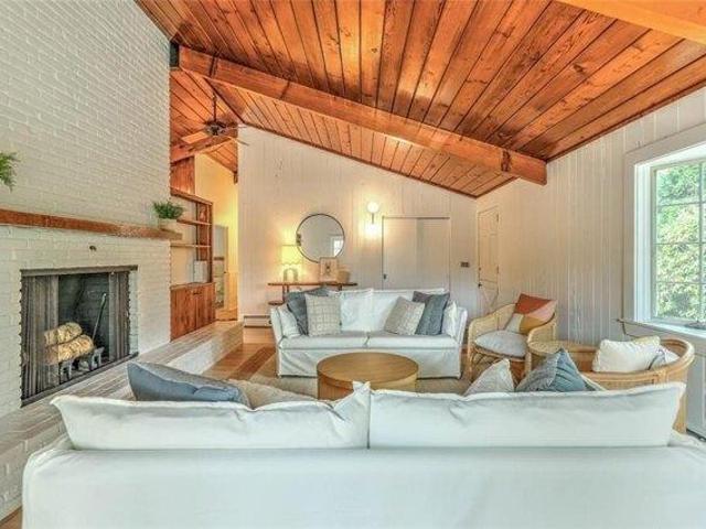 3 bedroom, South Kingstown RI 02879 105533172