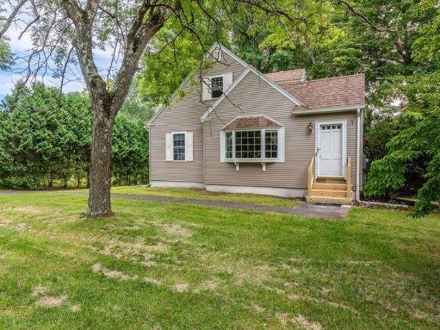 3 bedroom, South Hadley MA 01075 105278617