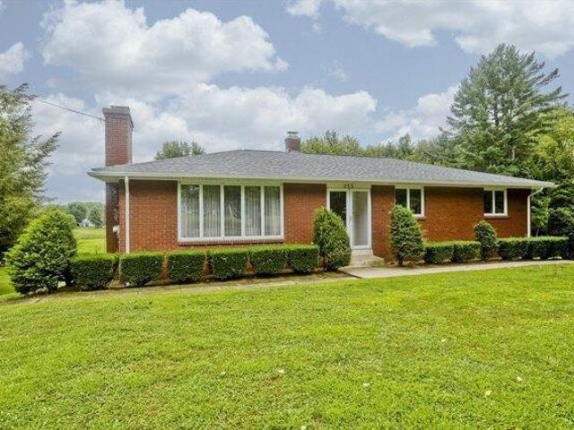3 bedroom, South Hadley MA 01075 105205648