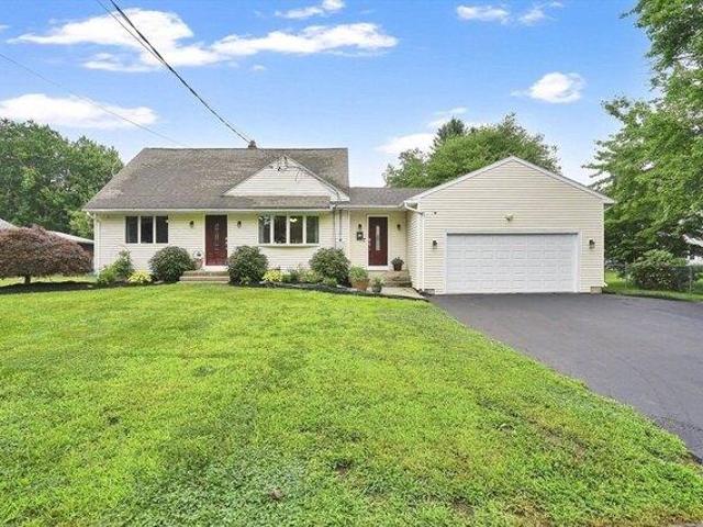 3 bedroom, South Hadley MA 01075 105366339