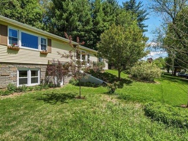 3 bedroom, South Hadley MA 01075 105401516