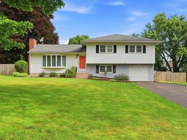 3 bedroom, South Hadley MA 01075 105402871