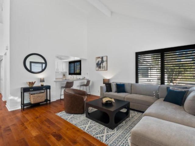 3 bedroom, Solana Beach CA 92075 LS105622069
