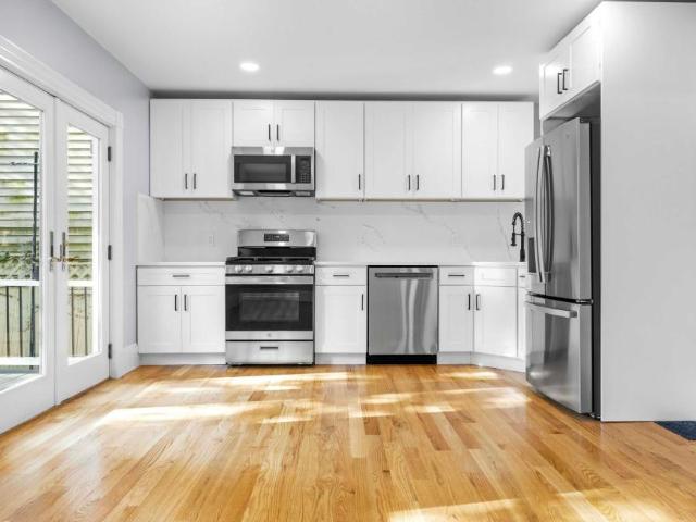 3 bedroom, Somerville MA 02144 LS98531754