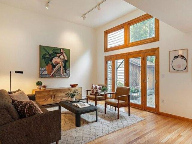3 bedroom, Somerville MA 02145 105402624