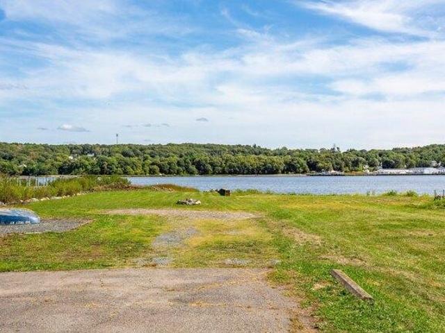3 bedroom, Somerset MA 02726 105650923