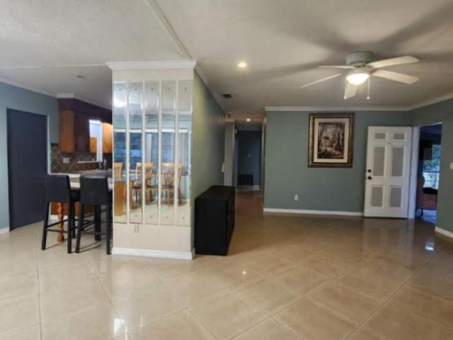 3 bedroom, Saint Petersburg FL 33709 LS105619583