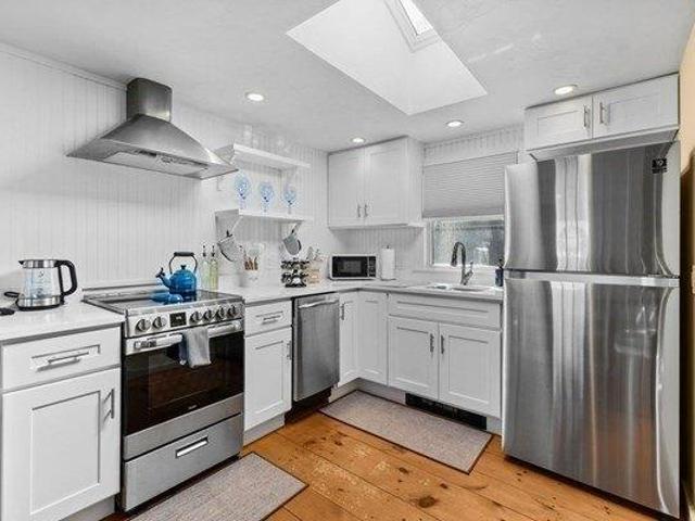 3 bedroom, Sandwich MA 02537 106038404