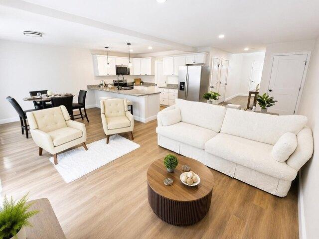 3 bedroom, Sanford ME 04083 105425217