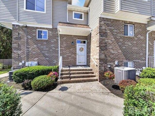 3 bedroom, Sewaren NJ 07077 105658165