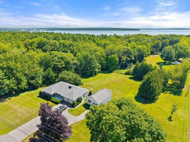 3 bedroom, Searsport ME 04974 105889450