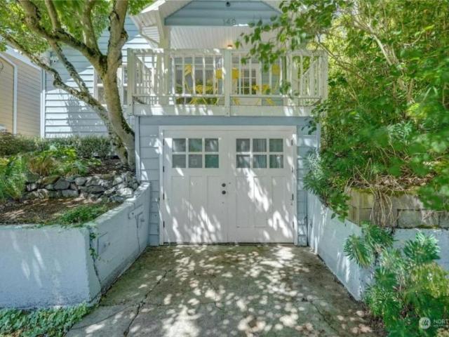 3 bedroom, Seattle WA 98105 106029344