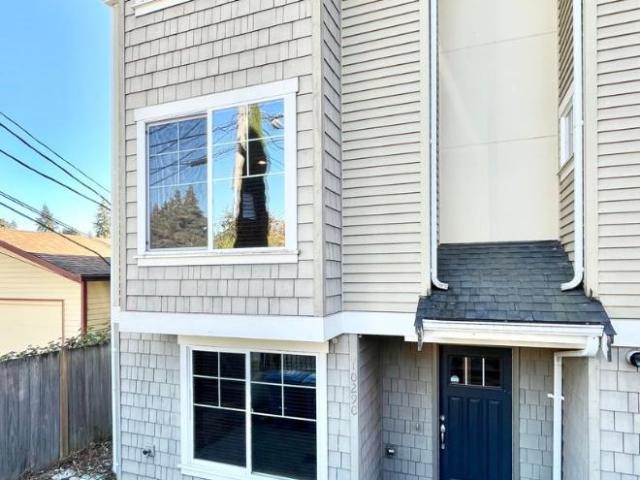 3 bedroom, Seattle WA 98125 105147824