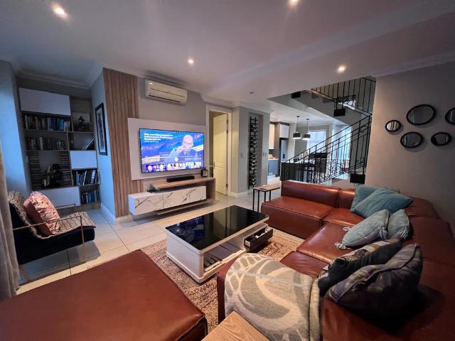 3 Bedroom Sectional Title To Let in Bryanston
