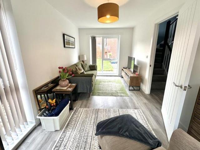 3 Bedroom Semi Detached To Let