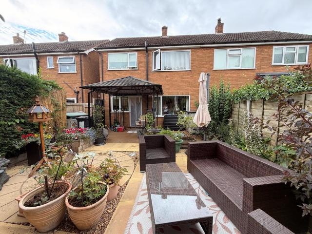 3 bedroom semi detached to let