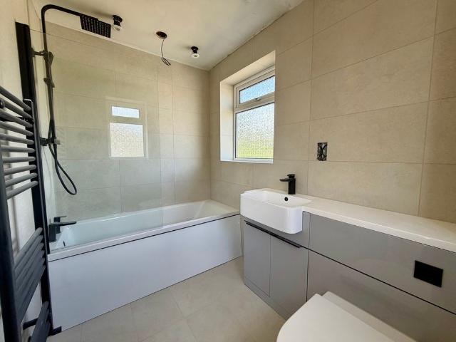 3 bedroom semi detached to let