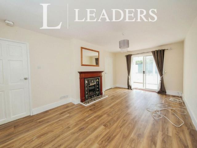 3 bedroom semi detached to rent Morcom Road, Dunstable, Bedfordshire, LU5
