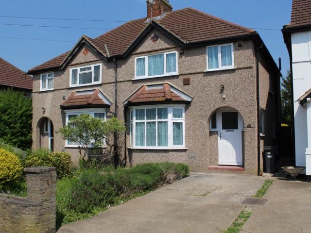 3 Bedroom Semi Detached To Rent £2,250 pcm