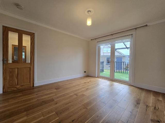 3 bedroom semi detached villa to rent