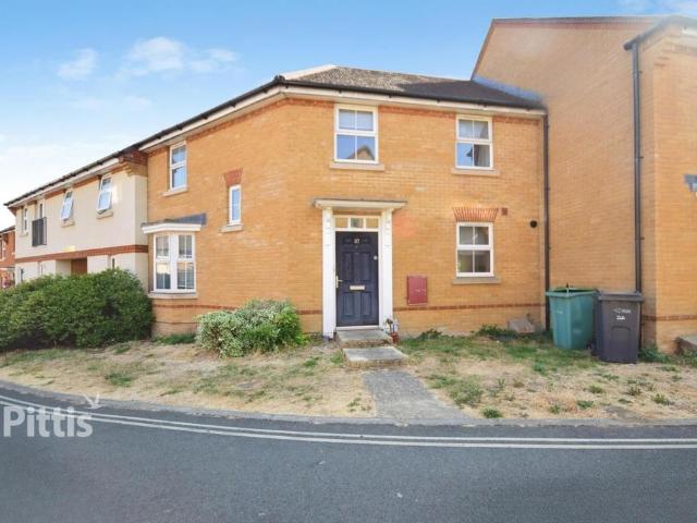 3 bedroom semi detached villa house to rent