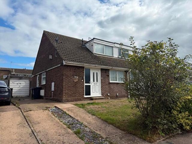 3 Bedroom Semi Detached Bungalow To Rent In Obelisk Rise, Kingsthorpe, Northampton, NN2
