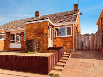 3 Bedroom Semi Detached Bungalow To Rent In Bodicote, Oxfordshire, OX15
