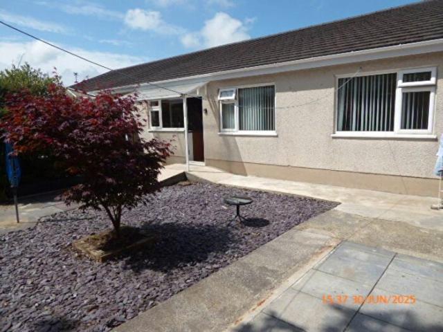 3 Bedroom Semi Detached Bungalow To Rent In Penymorfa, Carmarthen, SA31
