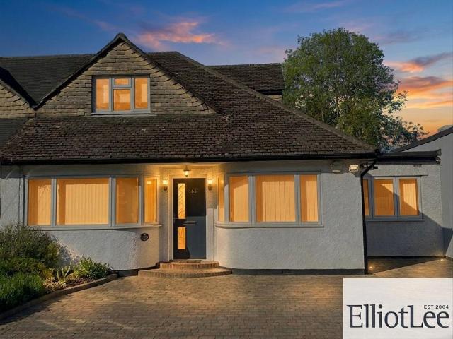 3 bedroom semi detached bungalow to rent