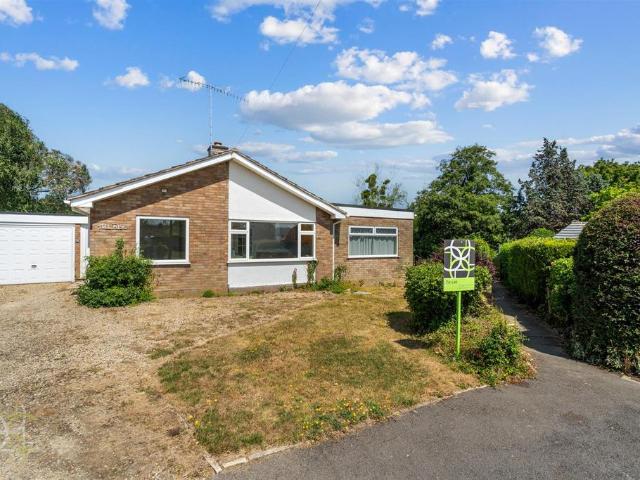 3 bedroom semi detached bungalow to rent
