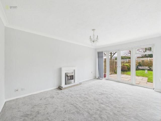 3 bedroom semi detached bungalow to rent