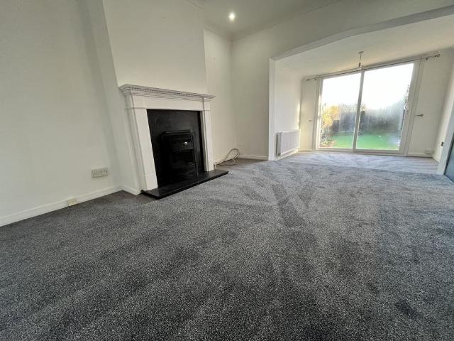 3 bedroom semi detached bungalow to rent