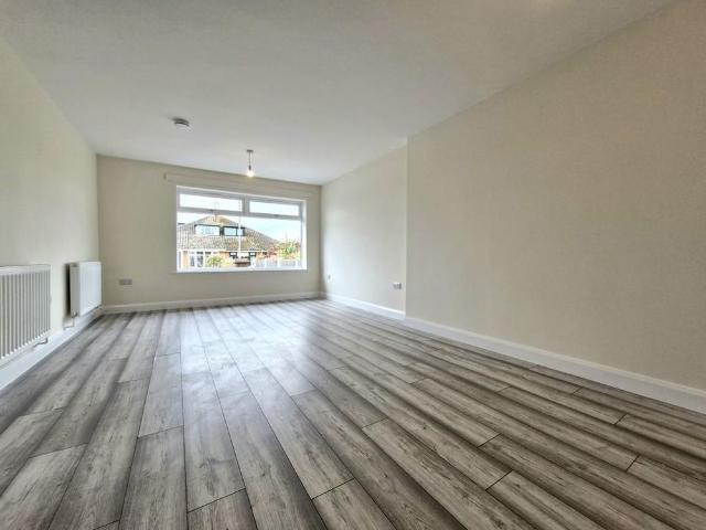 3 bedroom semi detached bungalow to rent