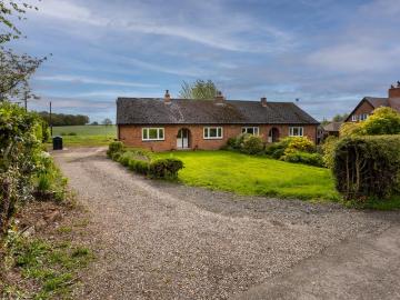 3 bedroom semi detached bungalow to rent