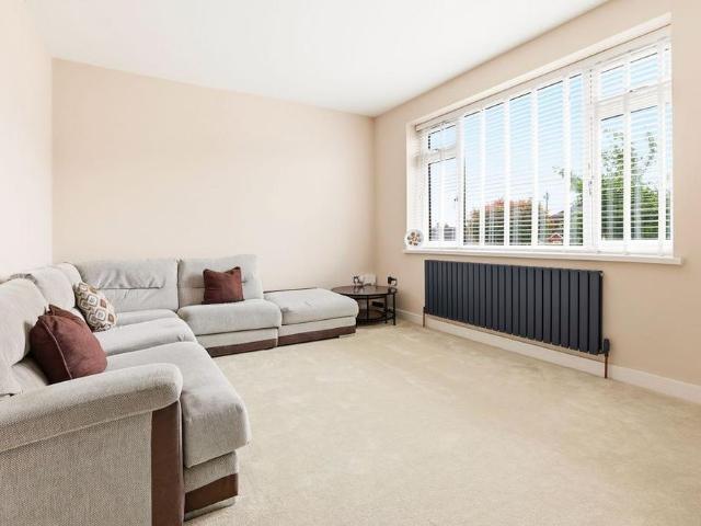 3 bedroom semi detached bungalow to rent