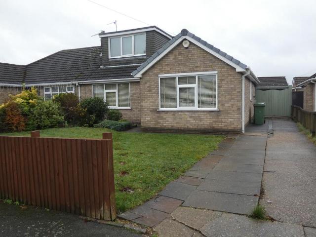 3 bedroom semi detached bungalow to rent