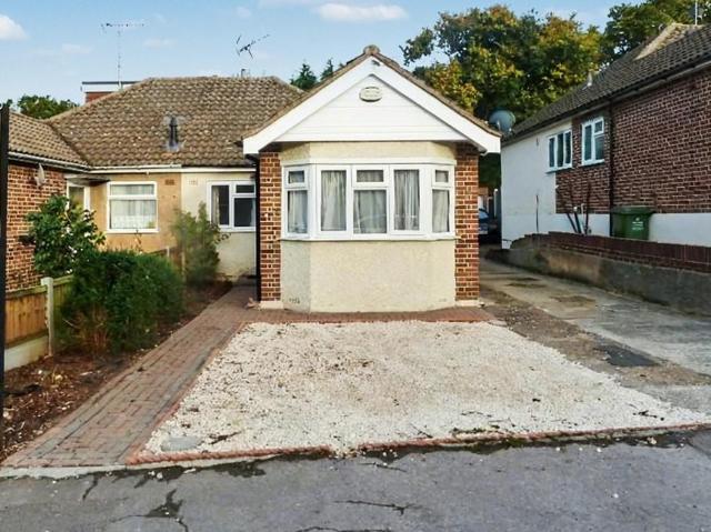 3 bedroom semi detached bungalow to rent