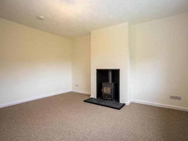 3 bedroom semi detached bungalow to rent