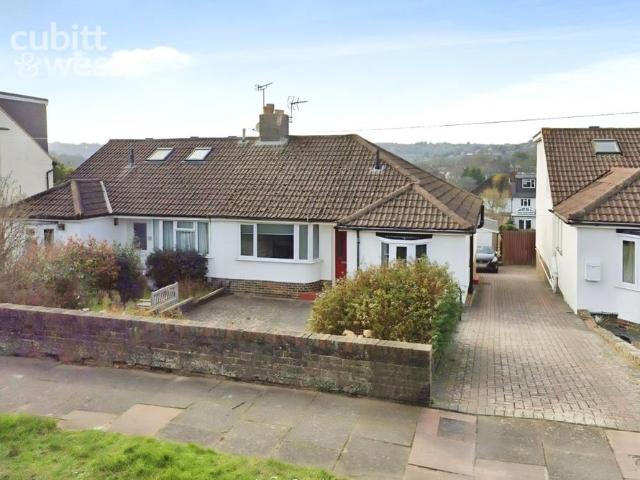 3 bedroom semi detached bungalow to rent