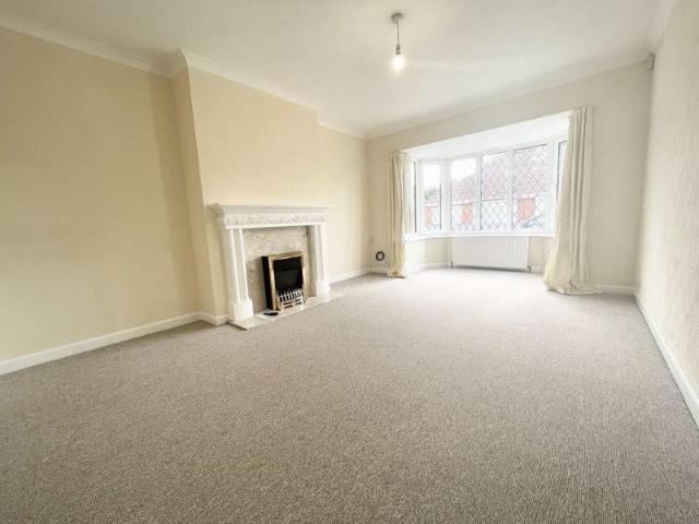 3 bedroom semi detached bungalow to rent