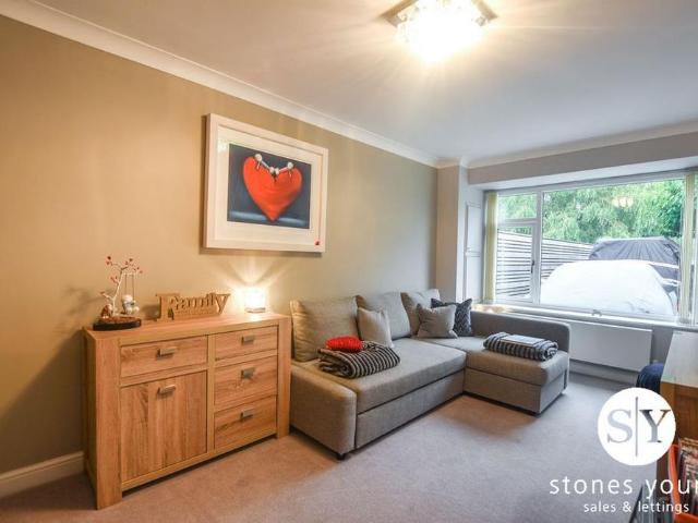 3 bedroom semi detached bungalow to rent