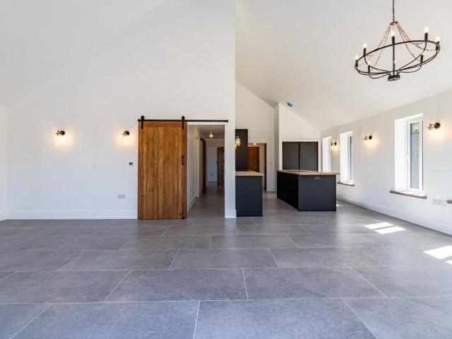 3 bedroom semi detached bungalow to rent