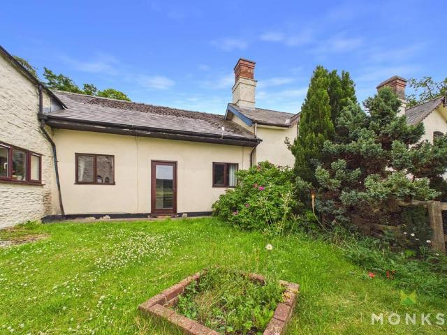 3 bedroom semi detached bungalow to rent