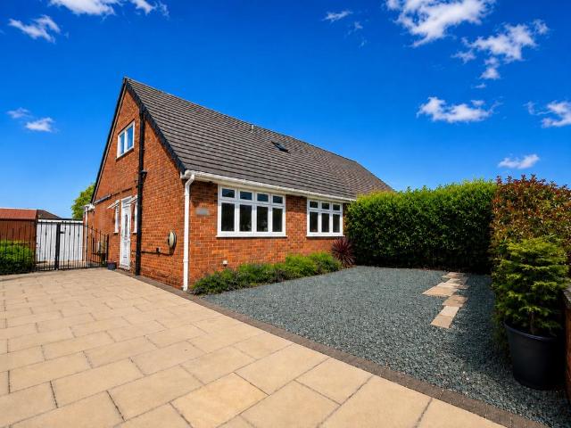 3 bedroom semi detached bungalow for sale