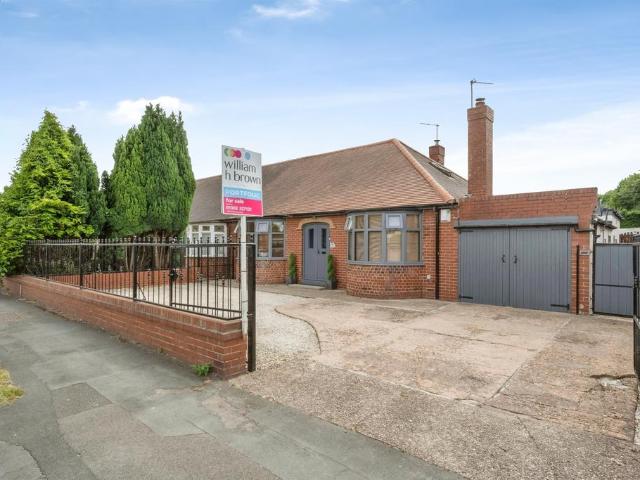 3 bedroom semi detached bungalow for sale