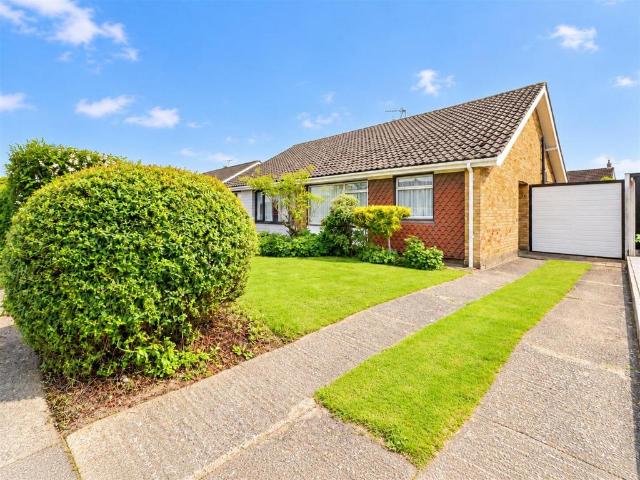 3 bedroom semi detached bungalow for sale