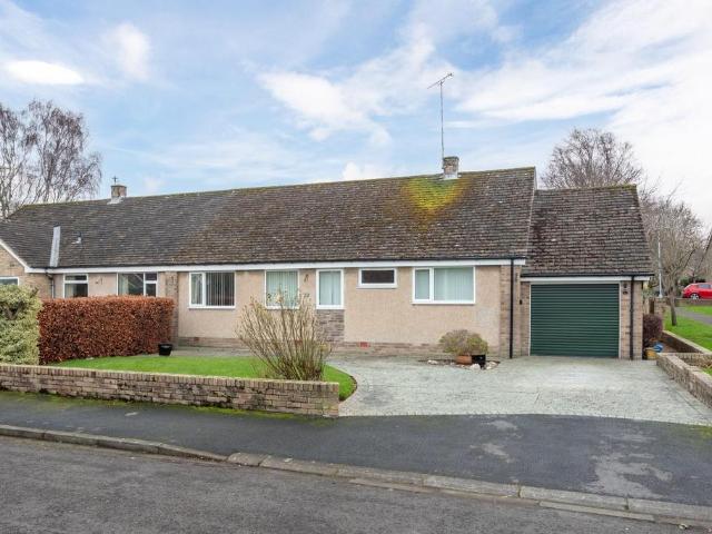 3 bedroom semi detached bungalow for sale